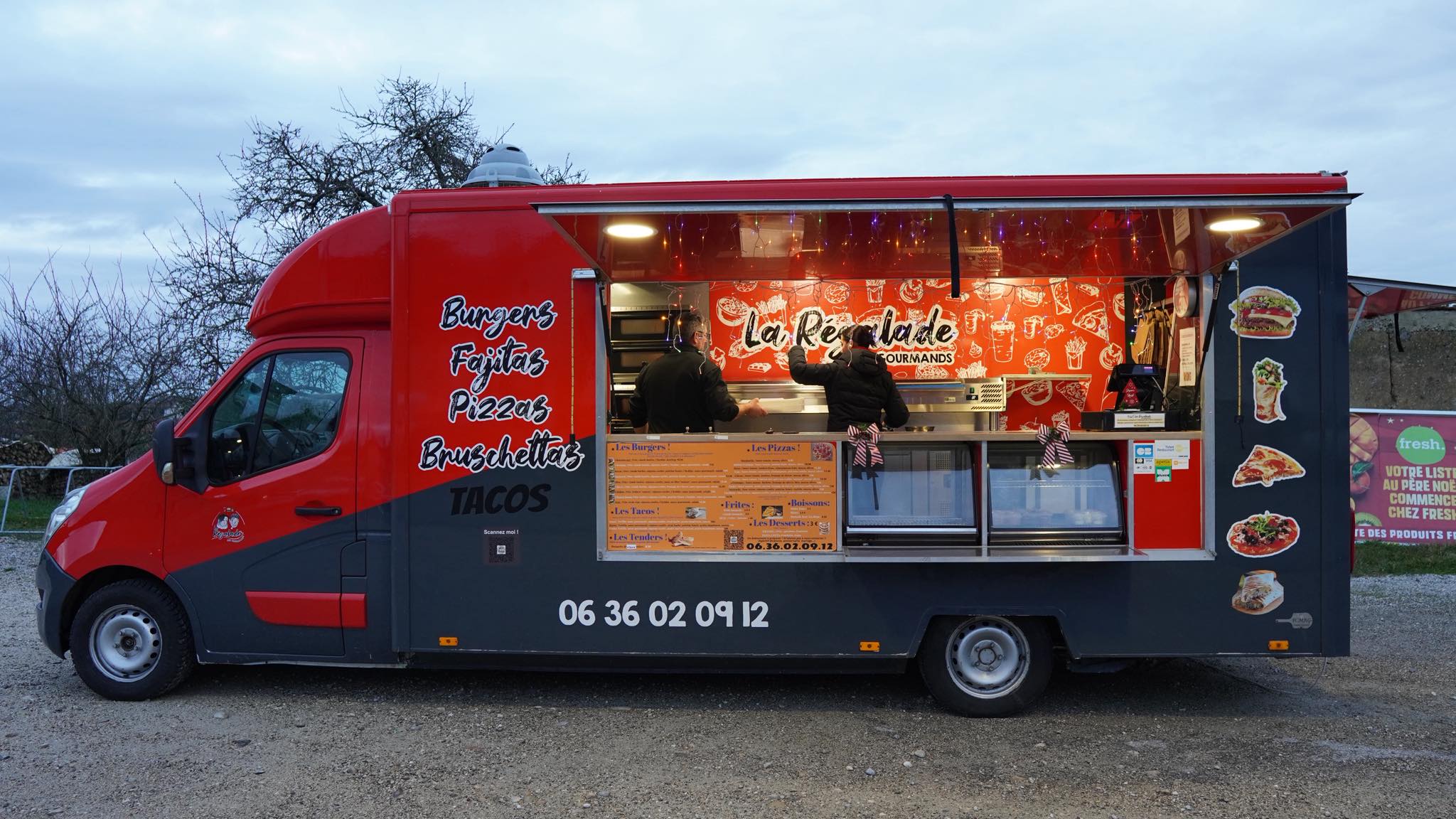 Voorzieningen 10 La Régalade des Gourmands — ambachtelijke foodtruck bij camping Détente et Clapotis, meer van Paladru