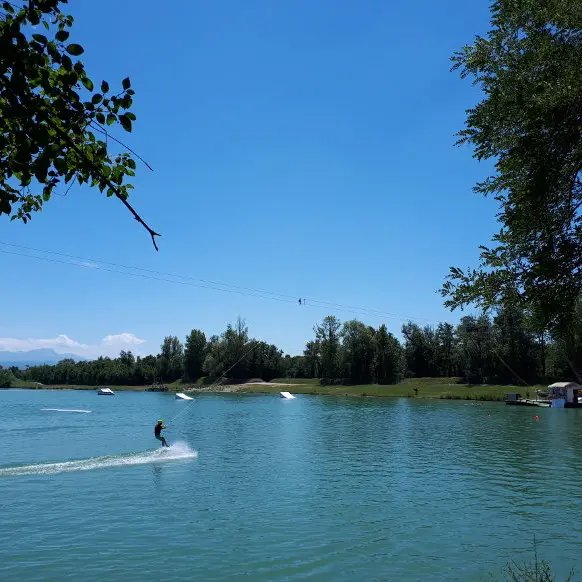 Activités 46 EXO 3D Wakepark à Brégnier-Cordon, à 30 minutes du camping Détente et Clapotis