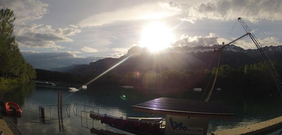 Activités 34 EXO 38 Wake Park au Lac des Martelles à Tencin, à 1h du camping Détente et Clapotis